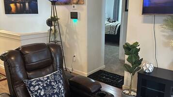 3 Schlafzimmer, Schreibtisch, Bügeleisen/Bügelbrett, WLAN