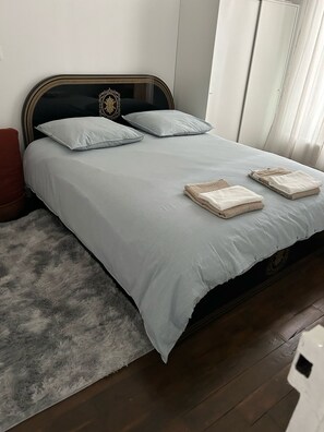 1 chambre, fer et planche à repasser, Wi-Fi, draps fournis