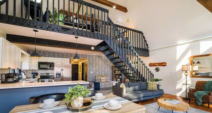 Eagle's Nest A-Frame Cabin Mountain Retreat with EV charger @ Massanutten Resort