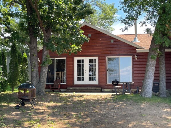 Exterior - Cabin 2 steps from the water (Isle)