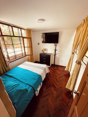 6 chambres, fer et planche à repasser, draps fournis