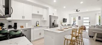 Luxury Spacious Home 6bedrms 8beds 16 guests nearDowntown Houston, NRG WIFI AC