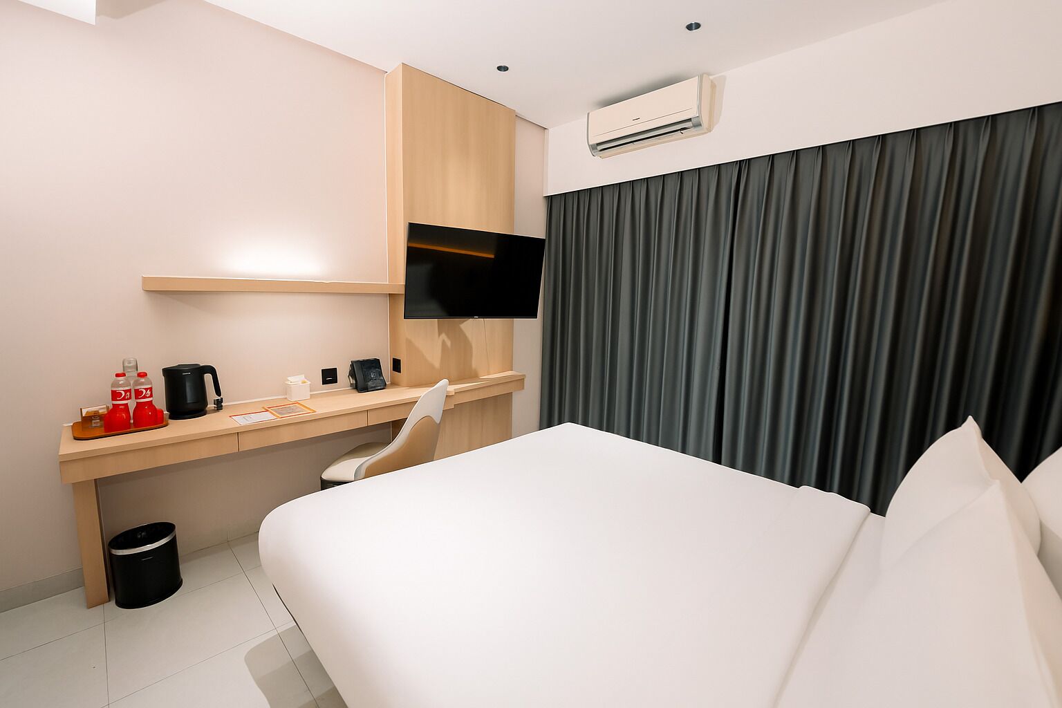 Superior Double Room | Desk, laptop workspace, free WiFi