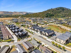 Exterior - Mountainview Escape - Two Bedroom Apartment (Wānaka)