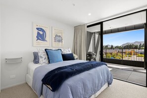 2 quartos, ferros/tábuas de passar roupa, Wi-Fi, roupa de cama