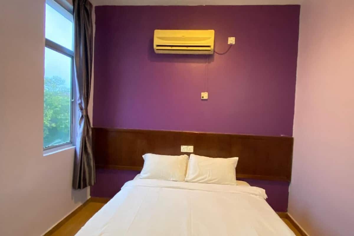 Habitación Deluxe doble, vistas a la ciudad | Escritorio y wifi gratis