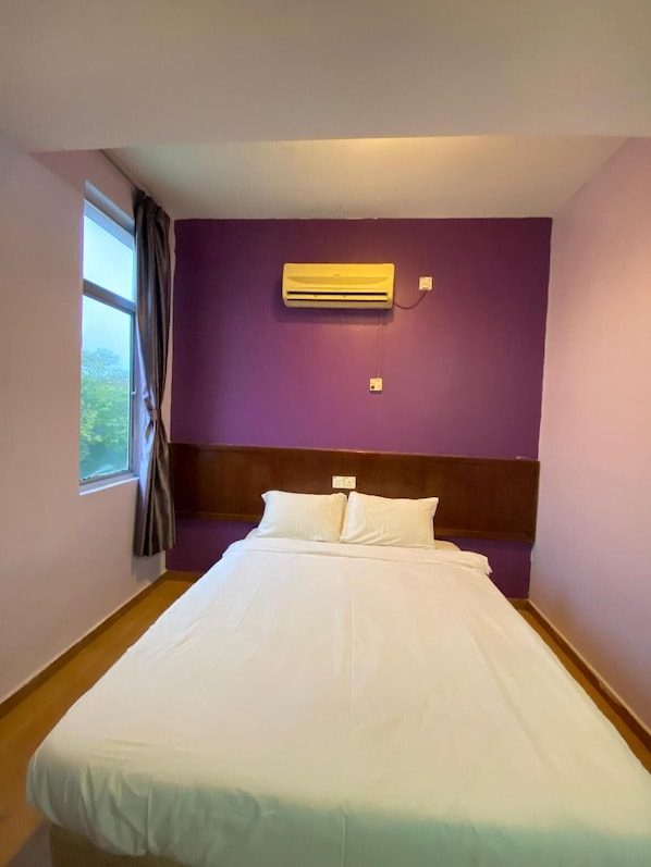 Deluxe Double Room, City View | Desk, free WiFi