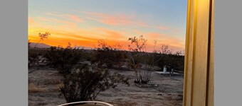 Secluded 2-bed Ranch House near Joshua Tree, WiFi, AC