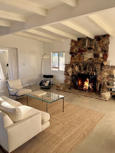 Secluded 2-bed Ranch House near Joshua Tree, WiFi, AC