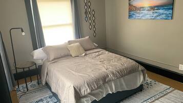 3 bedrooms, in-room safe, WiFi (free), bed sheets