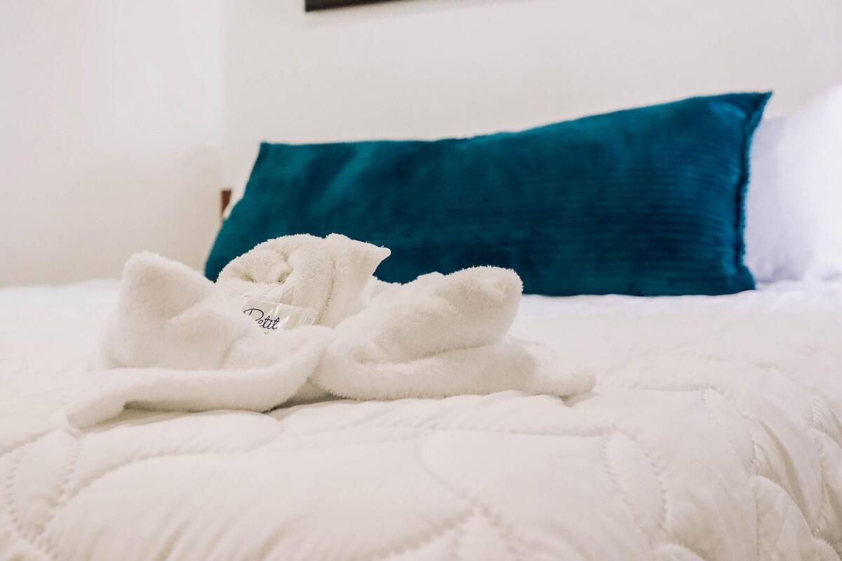 Deluxe Room, Air conditioning, Garden View | WiFi (free)