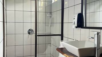 Triple Room, Air conditioning | Bathroom | Towels, soap, shampoo, toilet paper