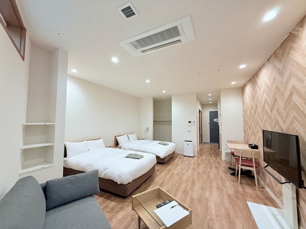 Down comforters, free WiFi, bed sheets, wheelchair access - The Noborisaka Village (Fujikawaguchiko)