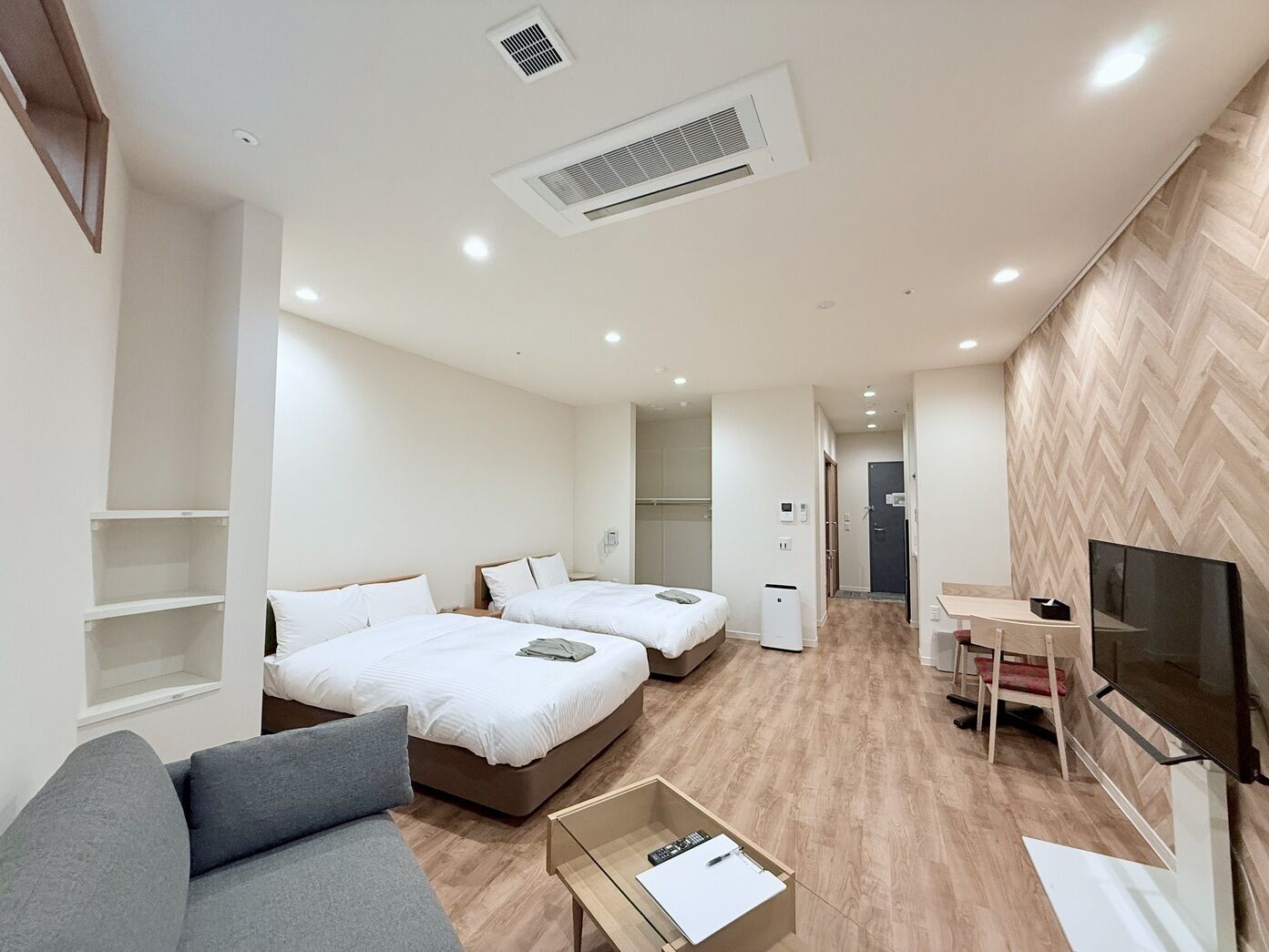 Down duvets, free WiFi, bed sheets, wheelchair access