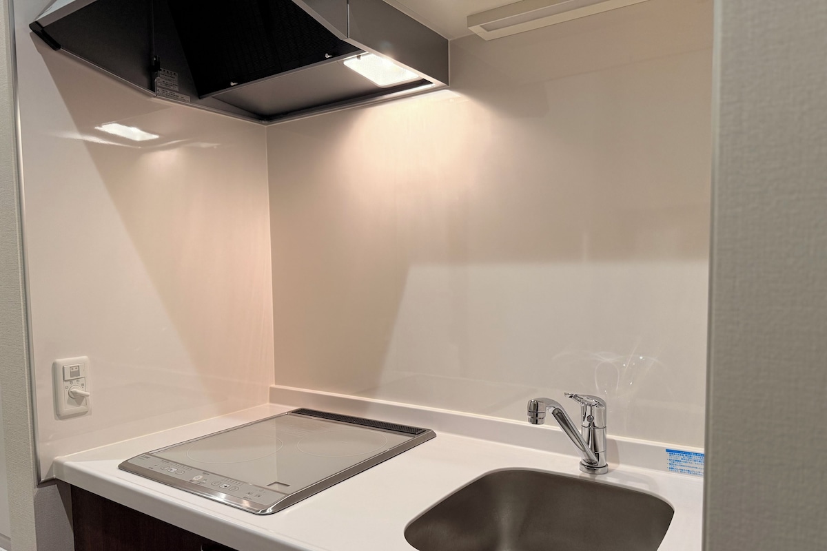 Microwave, electric kettle