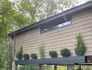 Exterior - Treebreeze: A whimsical TREEHOUSE experience (Mt. Juliet)