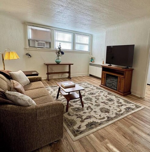 Happy Trails Apartment