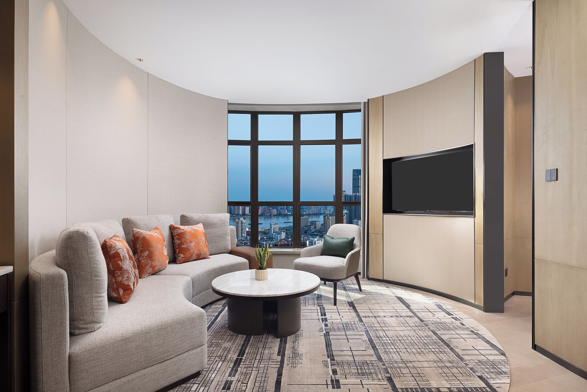 Signature Studio Suite | Premium bedding, down duvets, desk, laptop workspace