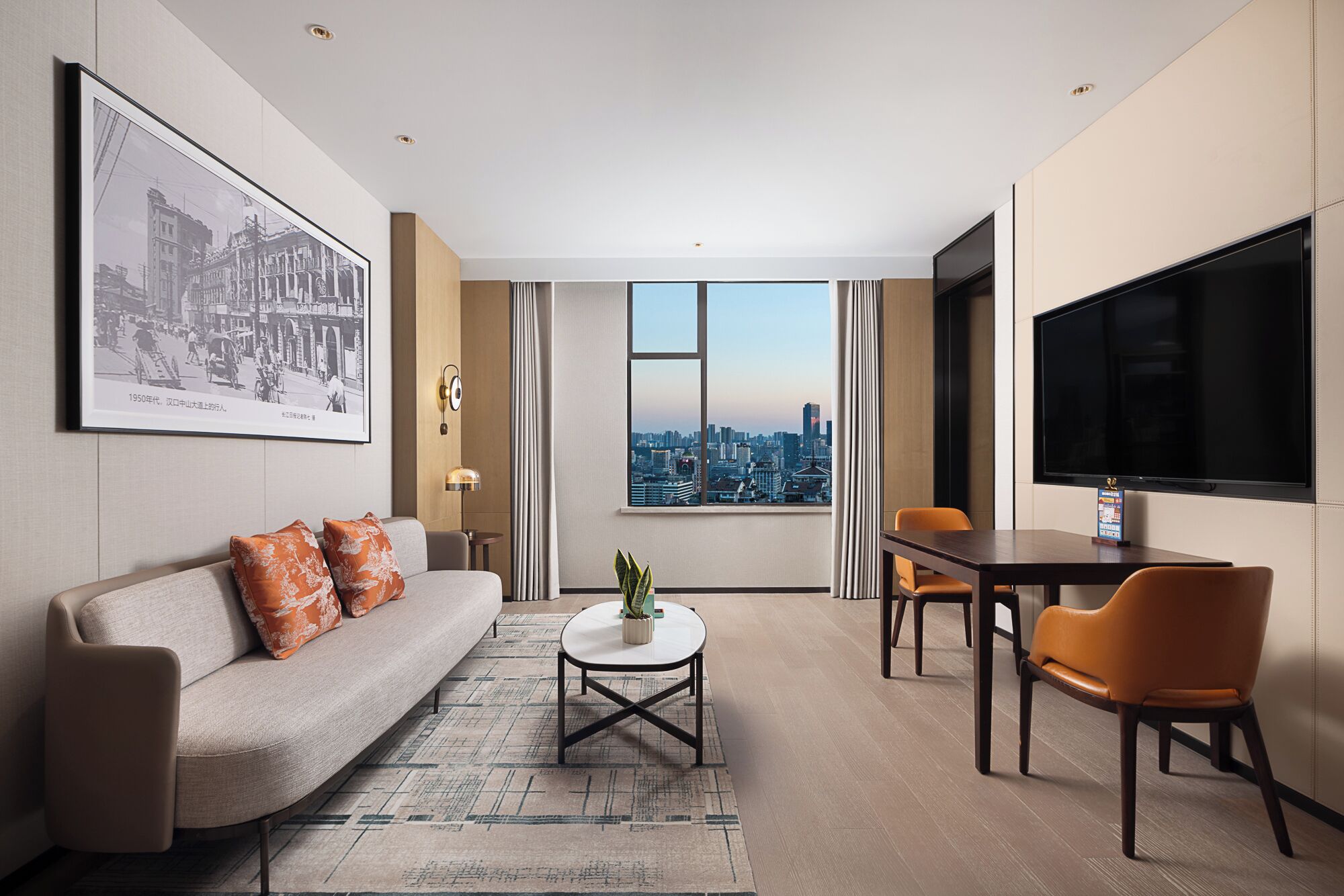 Studiosuite – business | Sengetøy av topp kvalitet, dundyner og skrivebord