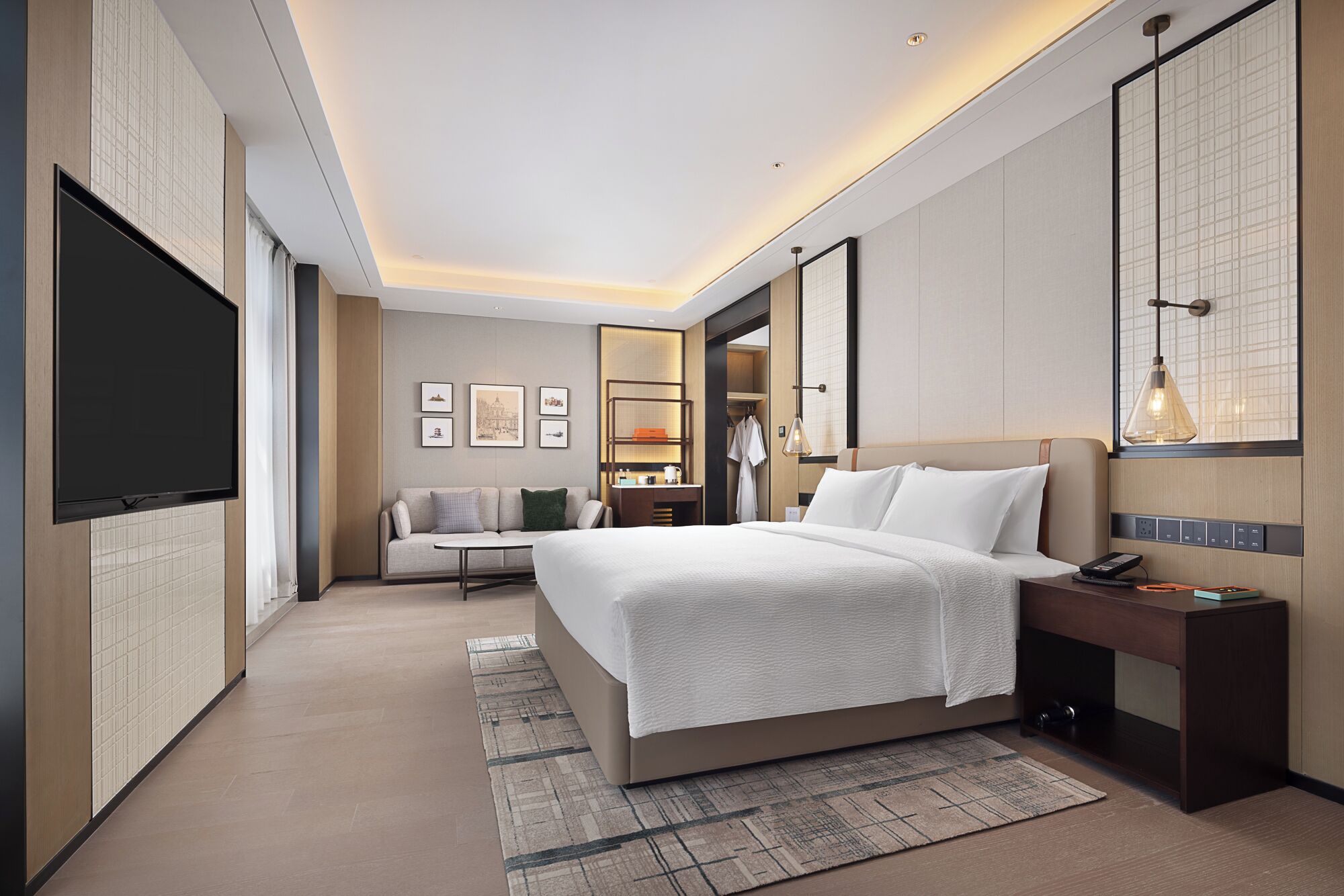 Business Double Room, 1 Queen Bed | Premium bedding, down comforters, desk, laptop workspace