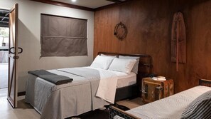 Deluxe trippelrum - 1 sovrum - eget badrum | Gratis wi-fi och sängkläder