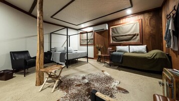 Family Studio Suite | Laptop workspace, free WiFi