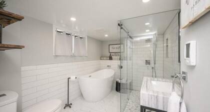 Entire Separate 1 Bedroom Guest Suite BASEMENT(Attraction for Winery🍷 & so on)