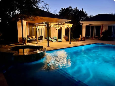 Outdoor pool. Papa's Casita at SoJo Ranch