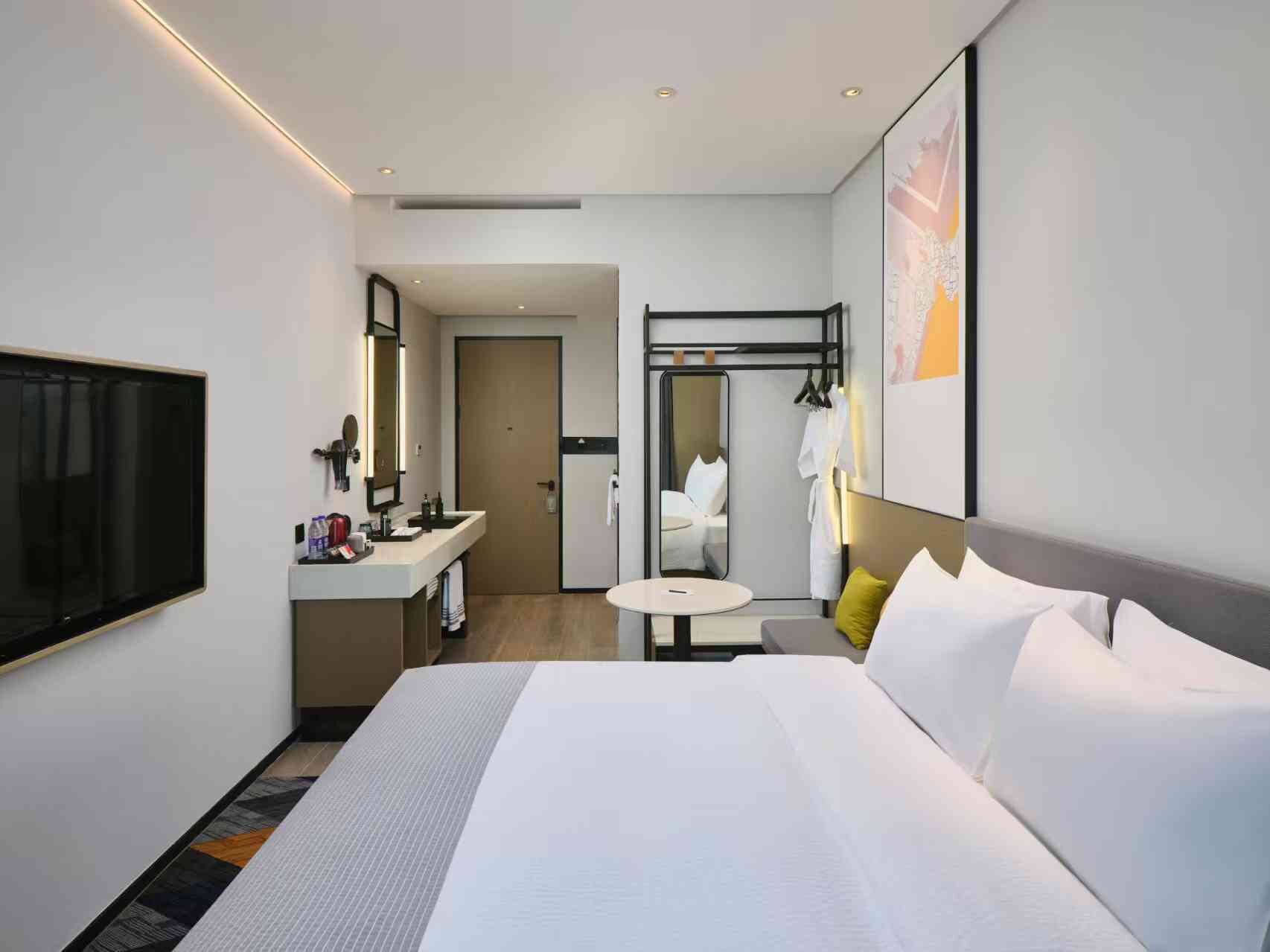 Free WiFi, bed sheets
