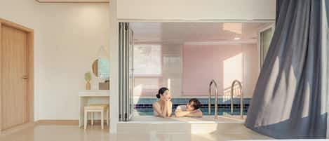 Basic Room, 1 Bedroom (Building A, Room 401(Pool Villa/BBQ)) | 1 bedroom, free WiFi