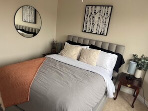 3 bedrooms, iron/ironing board, WiFi, bed sheets - Stylish Large Home | Near YEG Airport, Rogers Place, WEM & Top Attractions (Edmonton)
