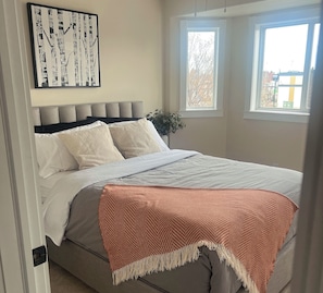 3 quartos, ferros/tábuas de passar roupa, Wi-Fi, roupa de cama