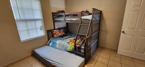 3 bedrooms, WiFi, bed sheets - Welcome to The Gathering Place Wi-Fi, Games, Comfort and More (Edinburg)