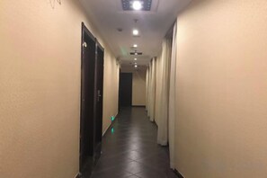 Unclassified image, 5 of 9, button - Chayue Hotel (Shanghai)