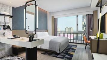 Quarto solteiro superluxo, vista para a cidade | Cofres nos quartos, Wi-Fi de cortesia