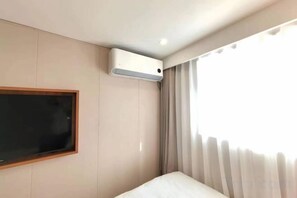 Unclassified image, 2 of 26, button - Youth Hotel (Beijing Temple of Heaven West Gate) (Beijing)