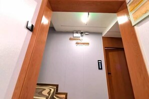 Interior - Youth Hotel (Beijing Temple of Heaven West Gate) (Beijing)