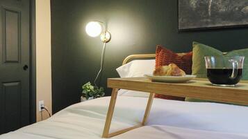 2 bedrooms, iron/ironing board, WiFi (free), bed sheets