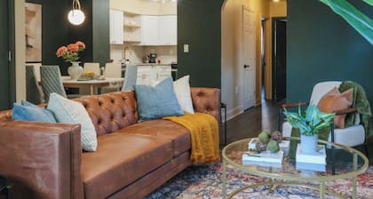 New Heritage With King Bd Balcony Free Parking Quiet Area Near City in Philly