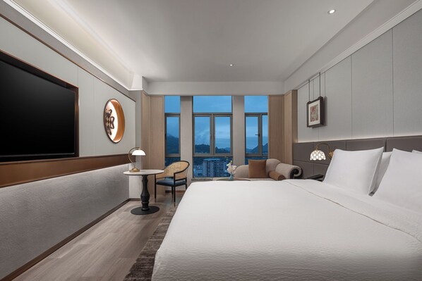 Superior Single Room, 1 Queen Bed | Desk, blackout drapes, iron/ironing board, free WiFi