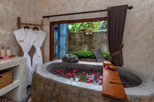 Hoshi Garden suite | Bathroom | Hair dryer, slippers, soap, shampoo