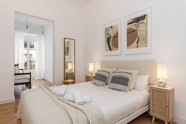 4 bedrooms, iron/ironing board, travel cot, WiFi