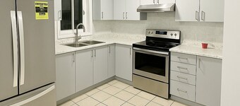 3-bedroom house in charming Brampton with WiFi, AC. Start your getaway