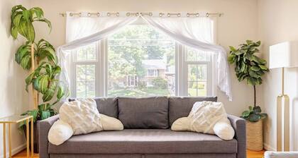 3BR Home -Free Parking, Metro, WiFi, Kitchen Laundry, Kids, Near DC & Downtown