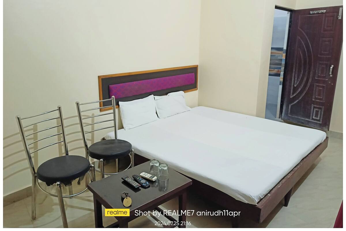 Standard-Doppelzimmer, Klimaanlage | Allergikerbettwaren, Schreibtisch, schallisolierte Zimmer