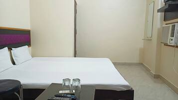 Kamar Double Standar | Seprai antialergi, meja kerja, kedap suara, dan Wi-Fi gratis