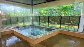 Economy Single Room | Bathroom | Free toiletries, hair dryer, bidet, towels