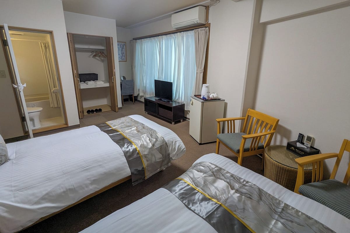 Basic Twin Room, 2 Single Beds, Non Smoking
