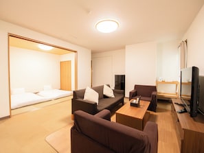 Habitación familiar, 6 habitaciones, para no fumadores | Cortinas blackout, wifi gratis y ropa de cama