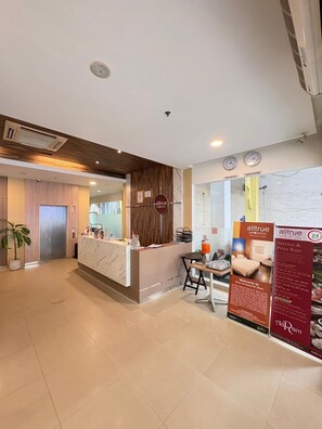 Exterior - Alltrue Lite Hotel Nagoya Hill Batam (Batam)